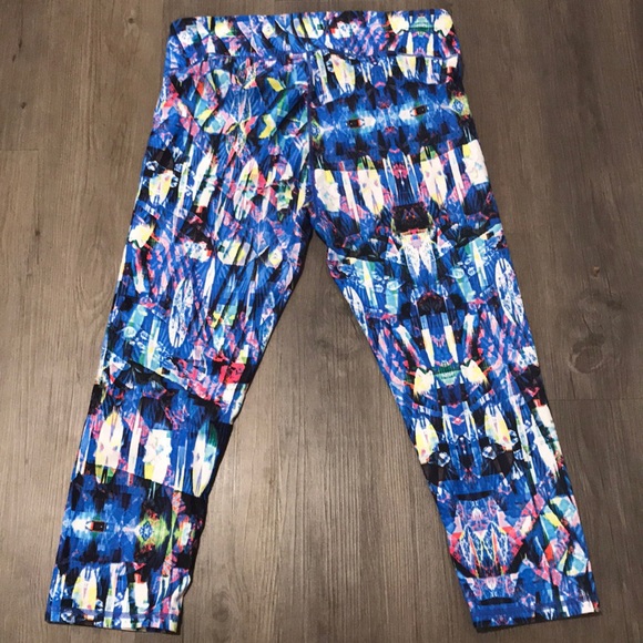 Fabletics Blue Multi-Color Patterned Leggings - Picture 2 of 6
